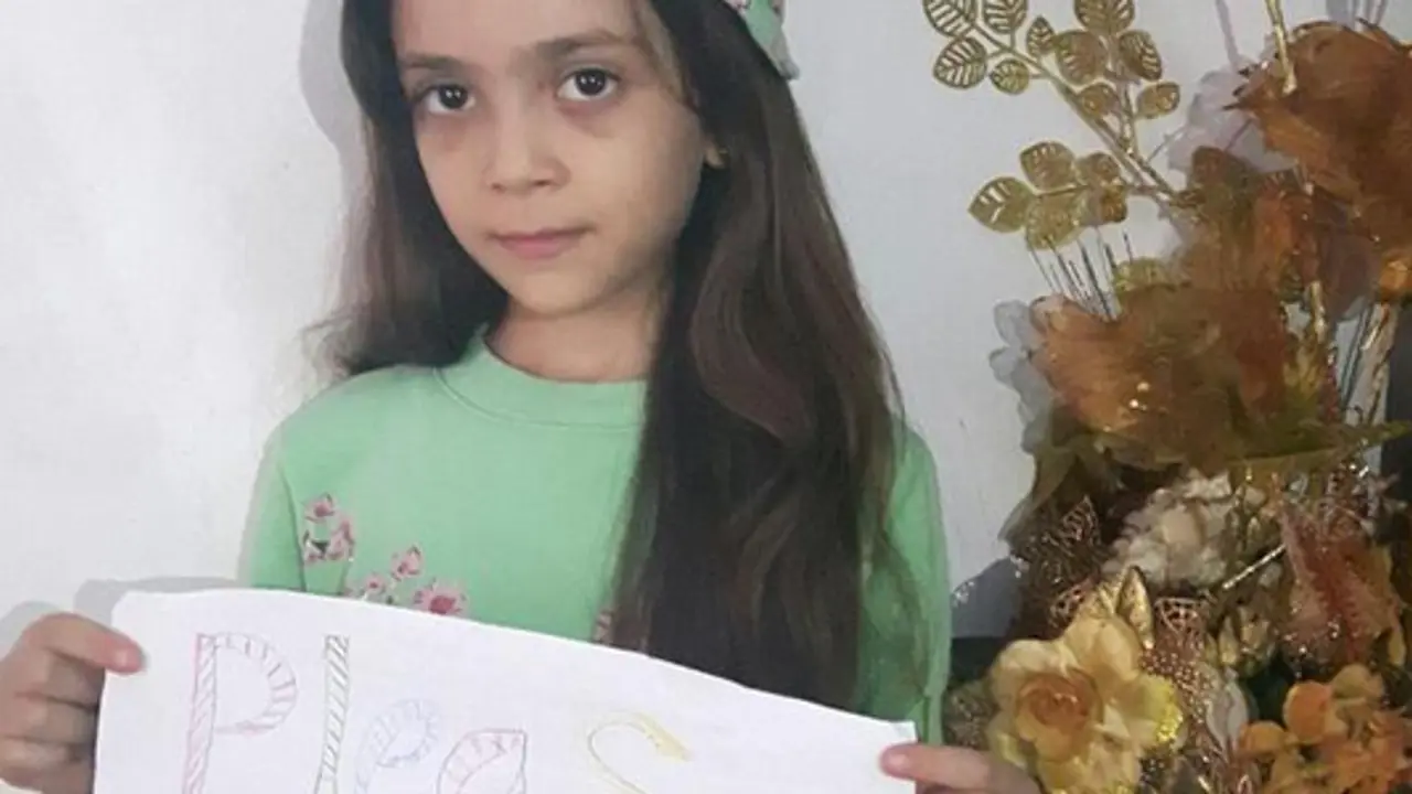 A girl at war in Syria for peace