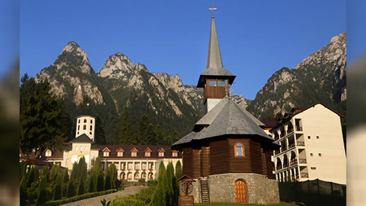 Symposium Brings Together East and West
