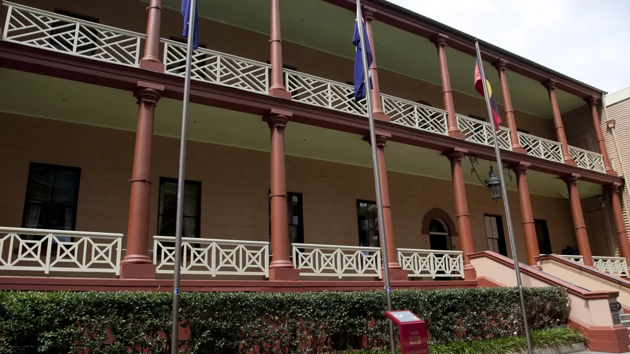 Temporary Visa Holders left without essential services