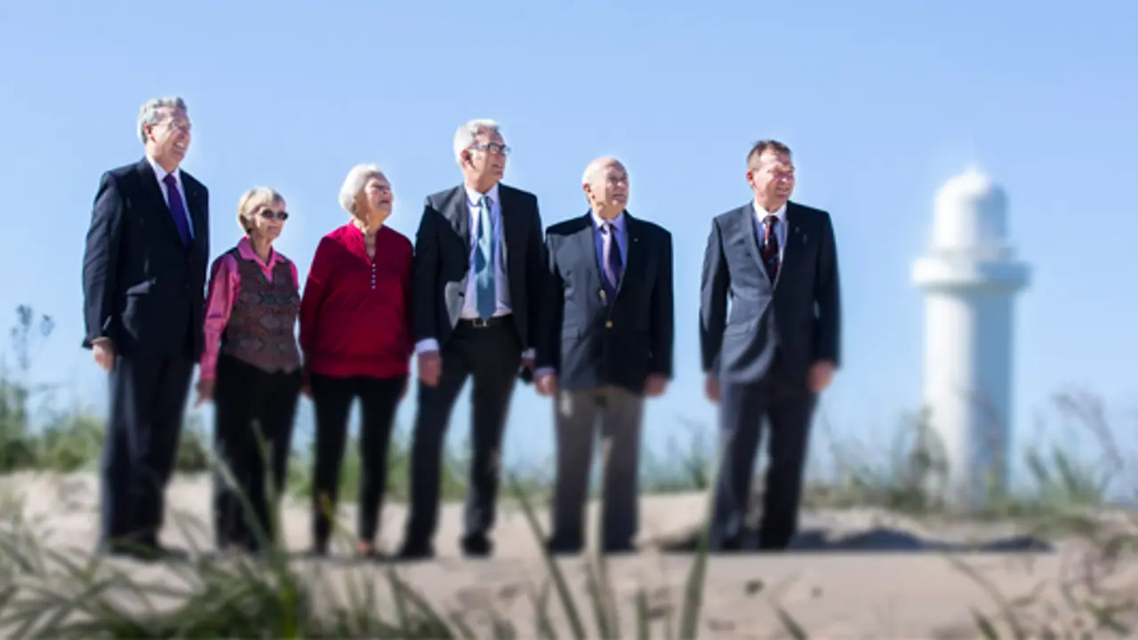Lifeline South Coast volunteers recognised for lifesaving services