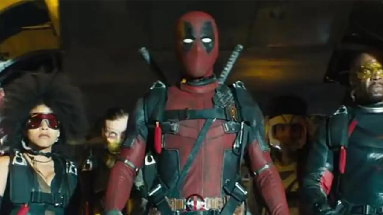 Deadpool kills superhero clichés