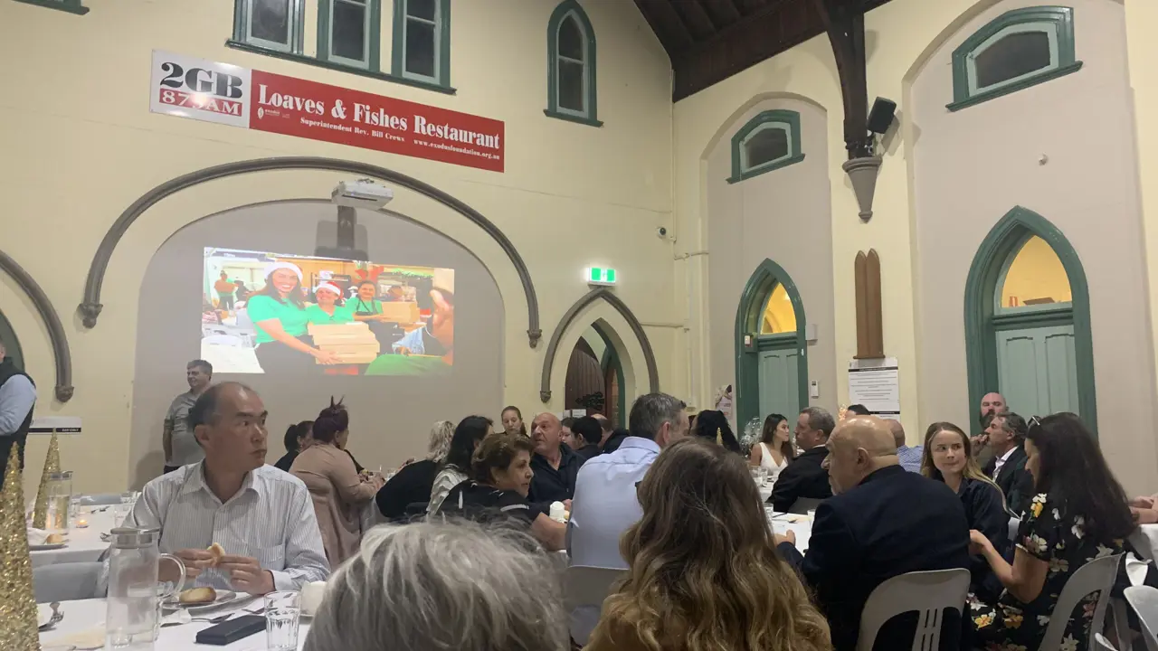 Rev. Bill Crews hosts thank you dinner for volunteers